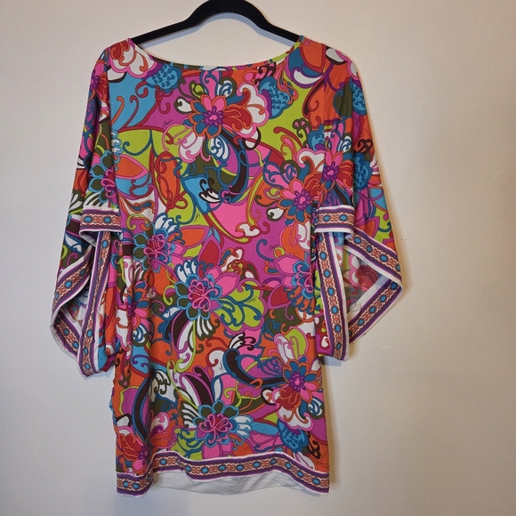 Trina Turk Dresses & Skirts - Trina Turk Fiji Flowers Swim Cover Up Large